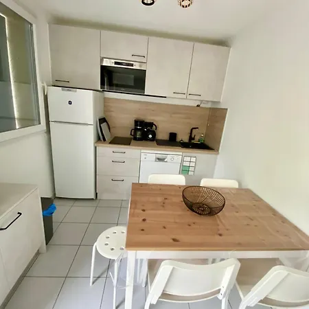 Maison Au Domaine De Golf Piscine Feriehus *