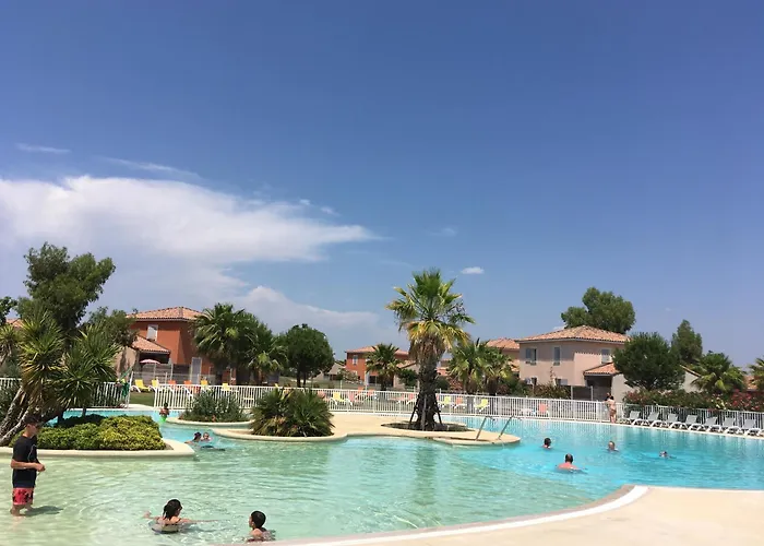 Dom wakacyjny Maison Au Domaine De Golf Piscine *